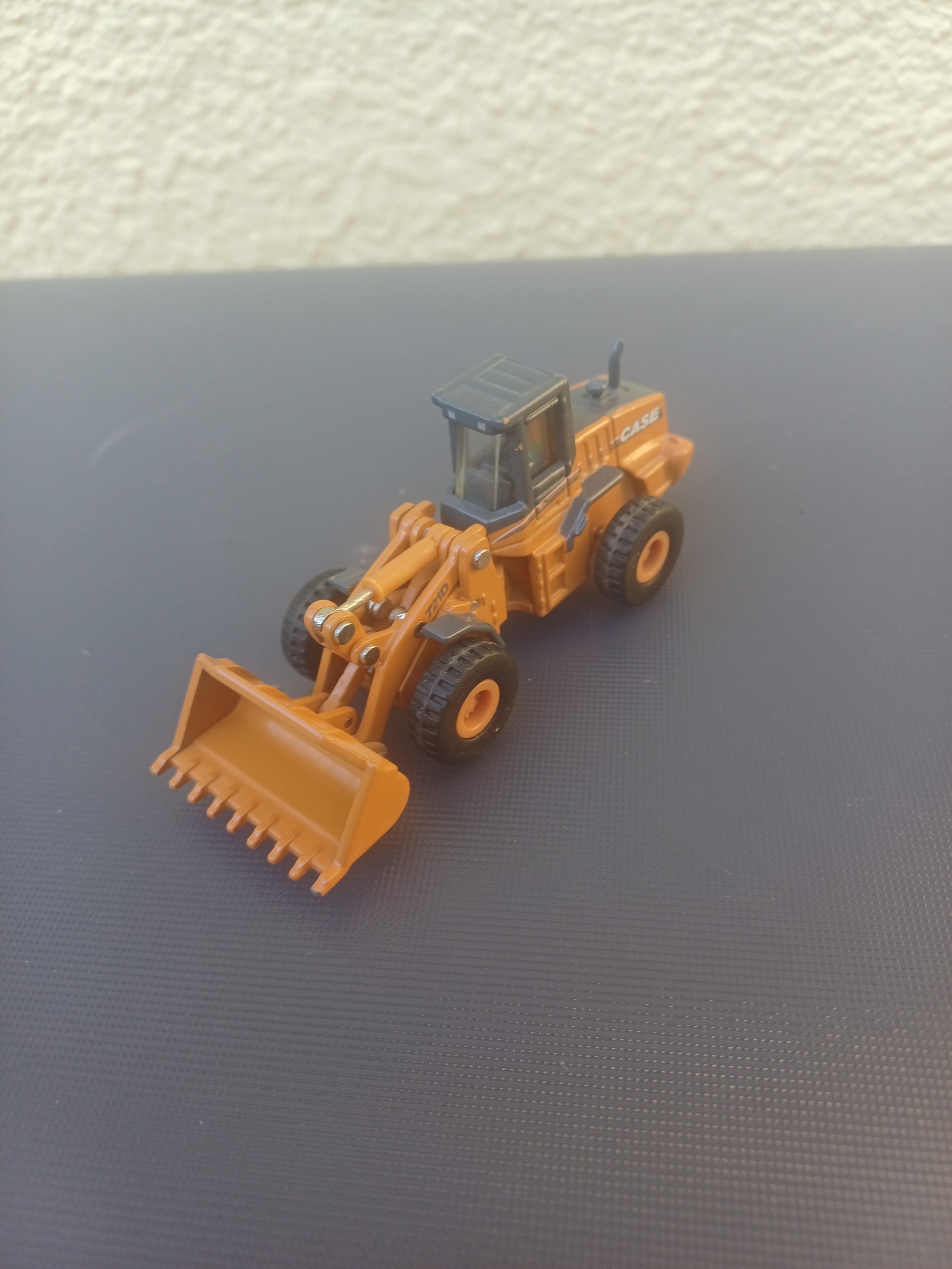 1003.- Norscot - CASE 721D Radlader  1:87